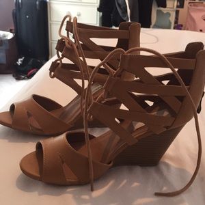 Chelsea and zoe wedges